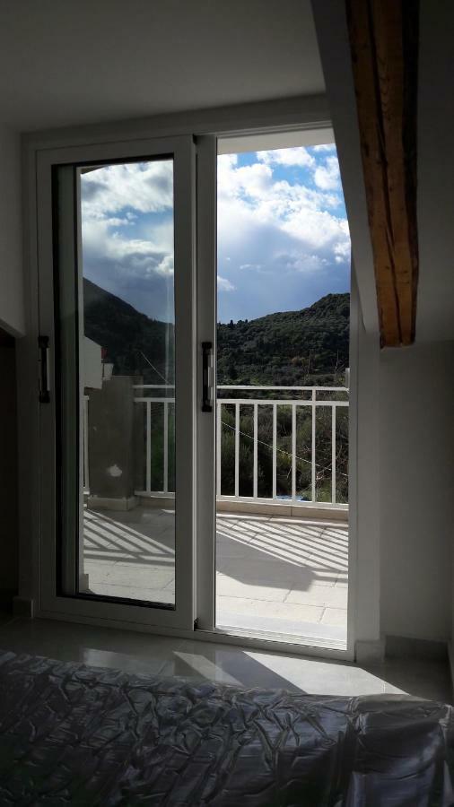 Kallimos Vasilikí Buitenkant foto